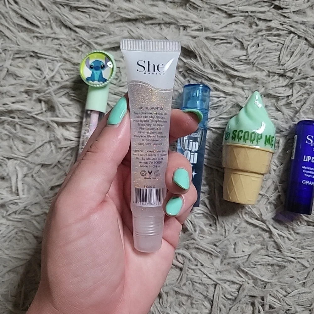 Beauty Bundle Lips Makeup Stitch Lipgloss Lip Balm Lip Oil Makeup ✨️💫